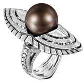 Кольцо с жемчугом и бриллиантами, белое золото, н.керамика