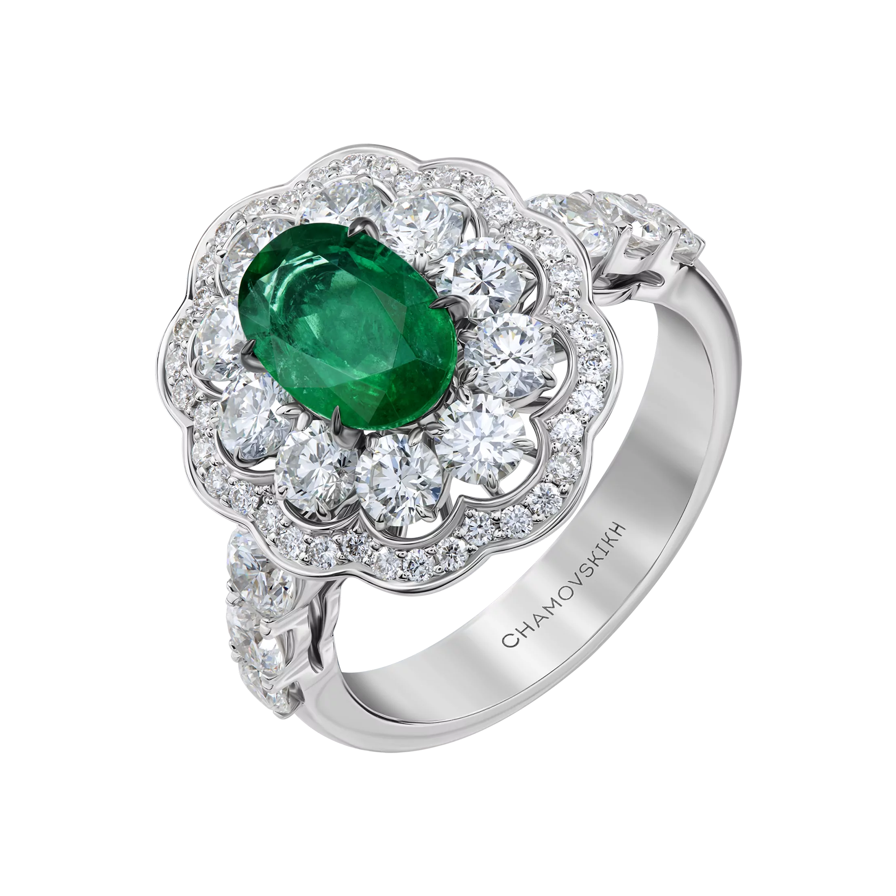 Кольцо с изумрудом и бриллиантами, белое золото