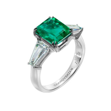 Кольцо с изумрудом и бриллиантами, белое золото