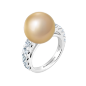 Кольцо с жемчугом и бриллиантами, белое золото