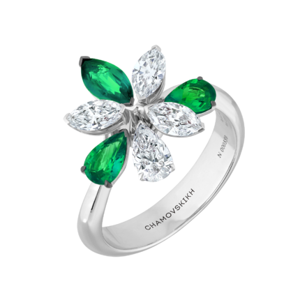 Кольцо с изумрудами и бриллиантами, белое золото