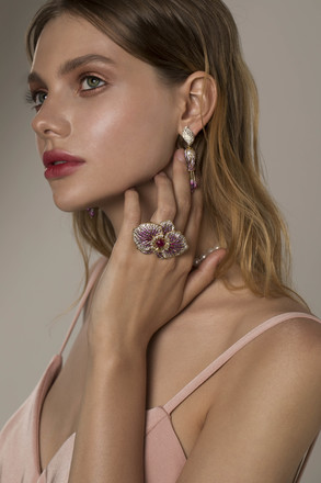 Серьги с жемчугом, бриллиантами, розовыми сапфирами и рубинами, желтое золото 3