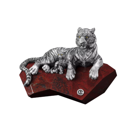 Настольная скульптура Тигры, бриллиант, желтые сапфиры, яшма, серебро