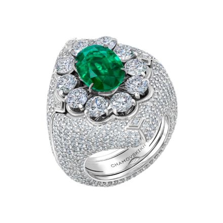 Кольцо с изумрудом и бриллиантами, белое золото