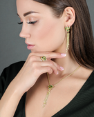 Серьги с изумрудами и бриллиантами, желтое золото, н.керамика