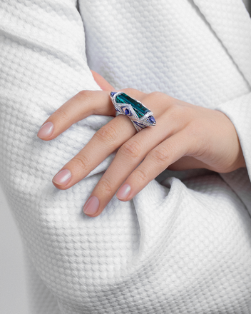 Кольцо с индиголитом, бриллиантами и сапфирами, белое золото 4