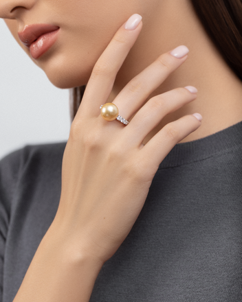 Кольцо с жемчугом и бриллиантами, белое золото 2