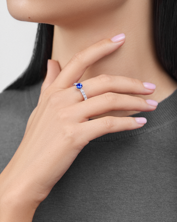 Кольцо с сапфиром и бриллиантами, белое золото 2