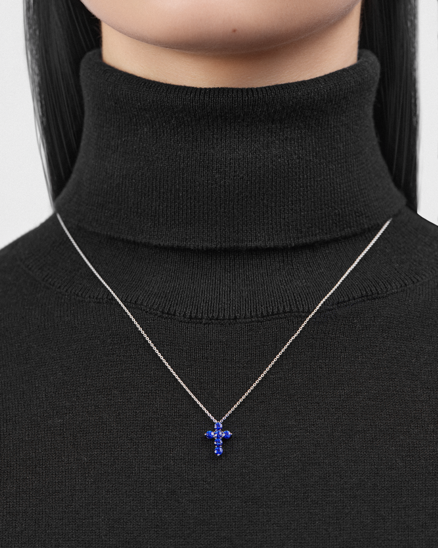 Колье с сапфирами и бриллиантом, белое золото