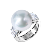 Кольцо с жемчугом и бриллиантами, белое золото