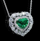 Колье с изумрудом и бриллиантами, белое золото
