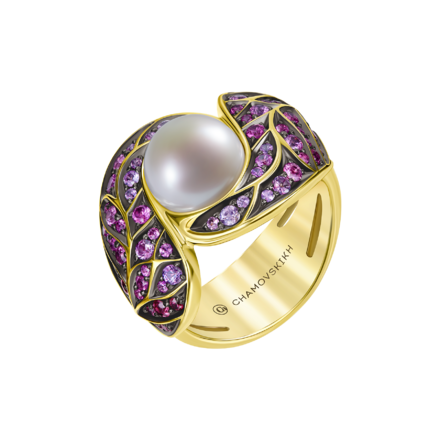 Кольцо с жемчугом, рубинами и сапфирами, желтое золото