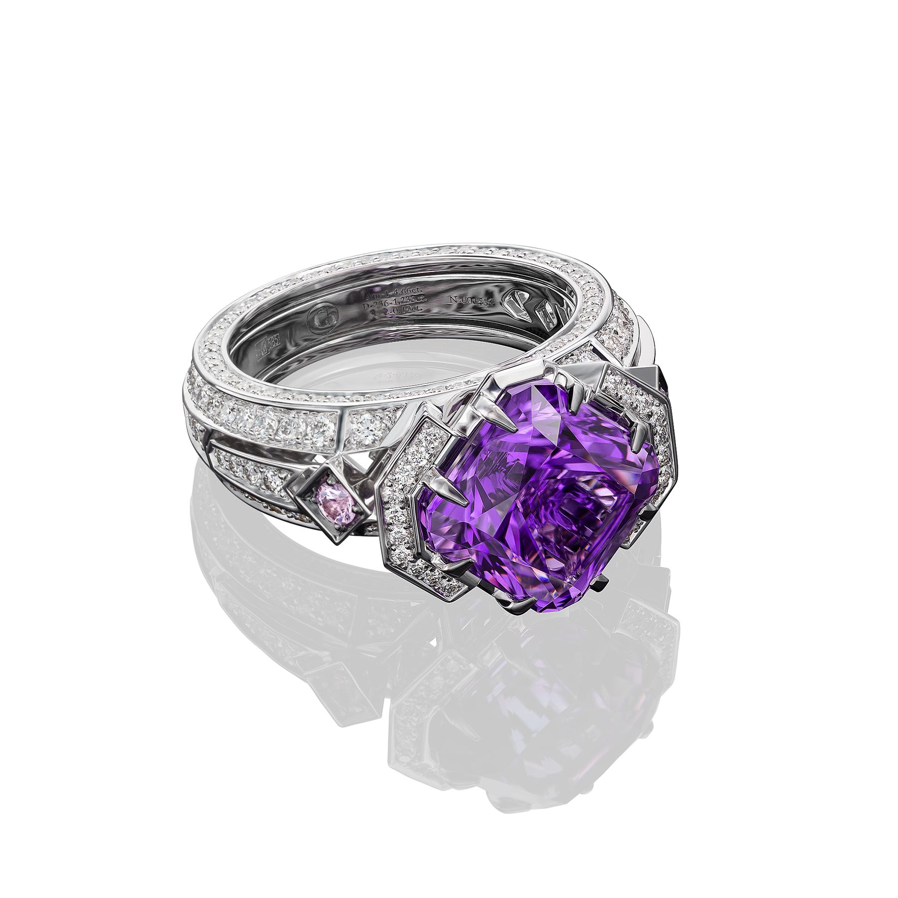 Кольцо с аметистом, бриллиантами и розовыми сапфирами, белое золото