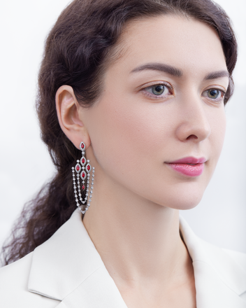 Серьги с рубинами и бриллиантами, белое золото 2