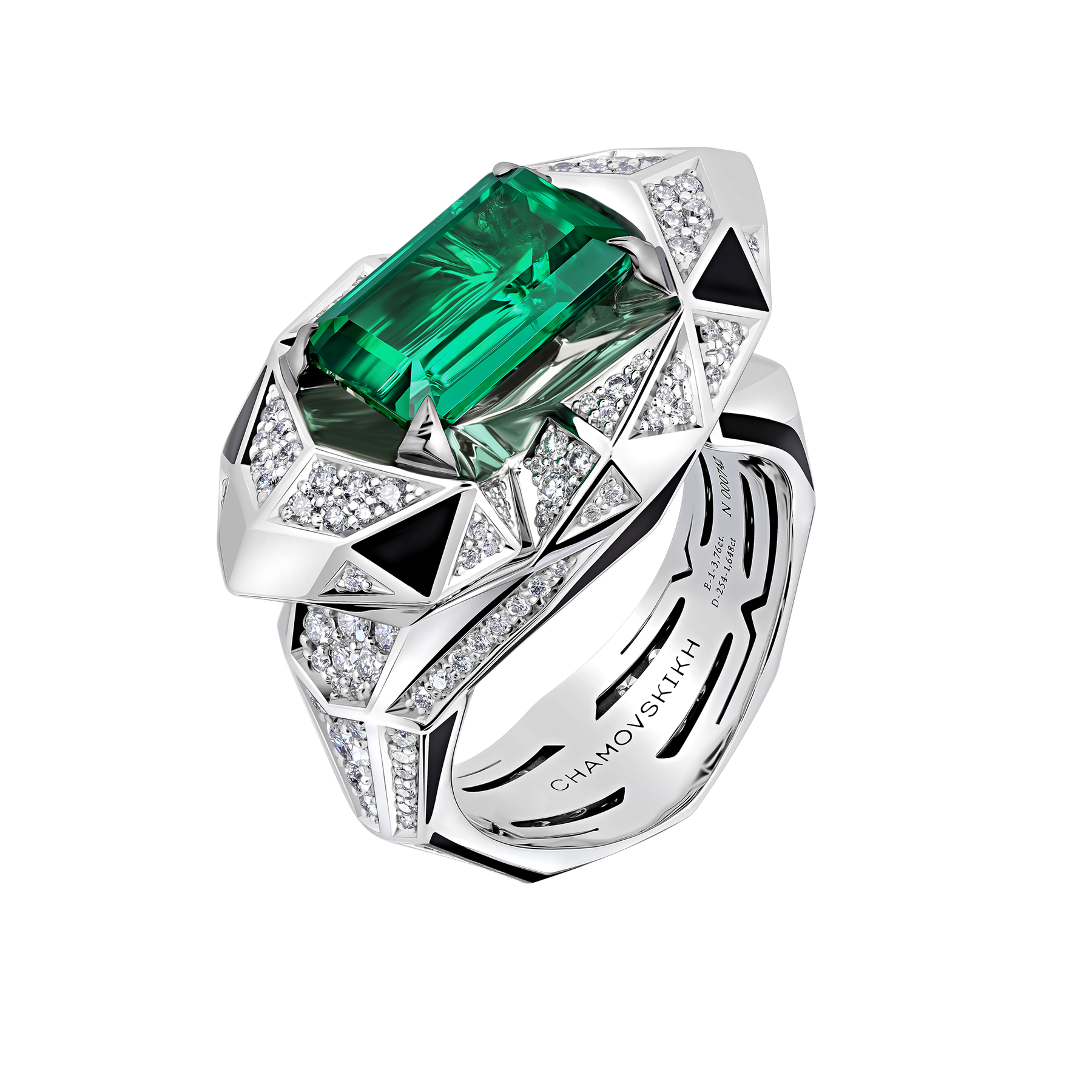Кольцо с изумрудом и бриллиантами, белое золото, н.керамика