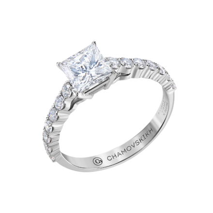 Помолвочное кольцо с бриллиантами, белое золото