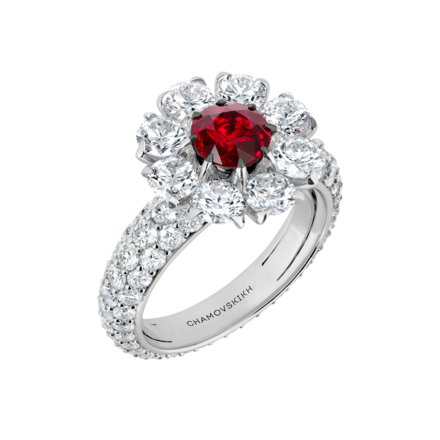Кольцо с рубином и бриллиантами, белое золото
