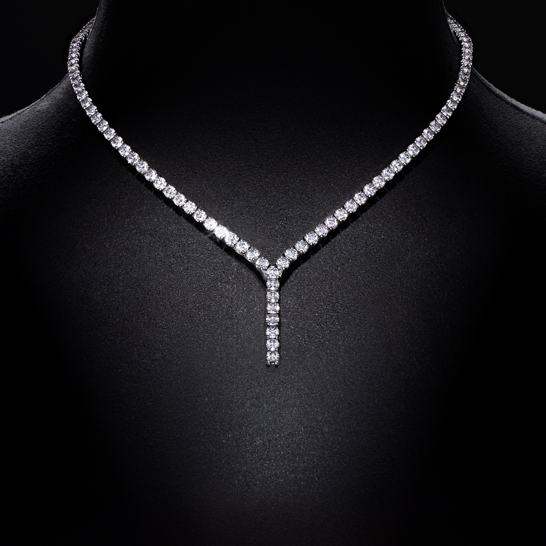 Колье с морганитом, аквамарином и бриллиантами, белое золото