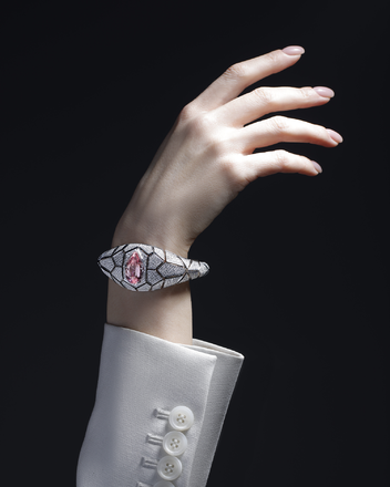 Браслет с морганитом и бриллиантами, белое золото 2