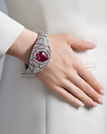 Браслет с турмалином рубеллитом и бриллиантами, белое золото 3
