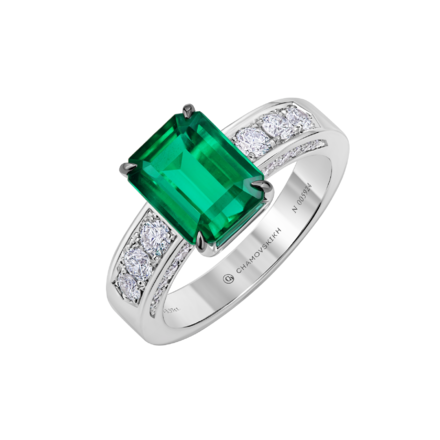 Кольцо с изумрудом и бриллиантами, белое золото