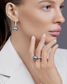 Кольцо с бриллиантами и жемчугом, белое золото