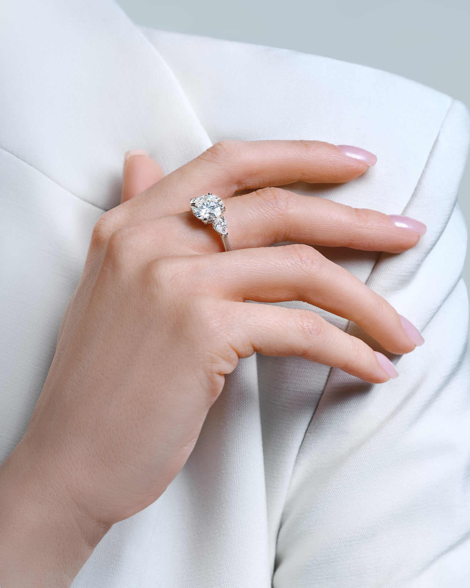 Кольцо с бриллиантами, белое золото