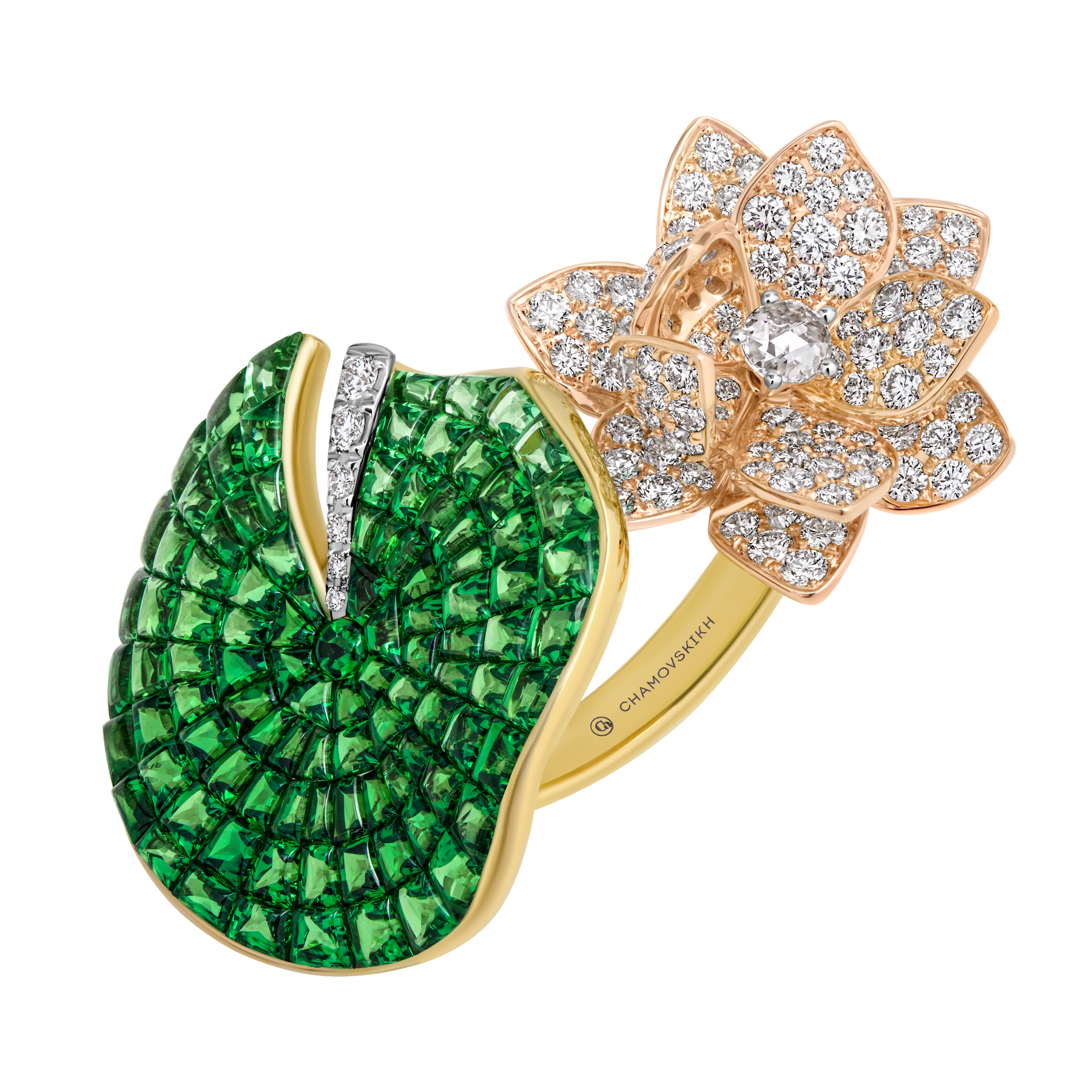 Кольцо с тсаворитами и бриллиантами, желтое золото