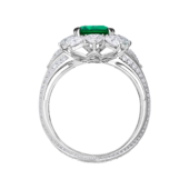 Кольцо с изумрудами и бриллиантами, белое золото